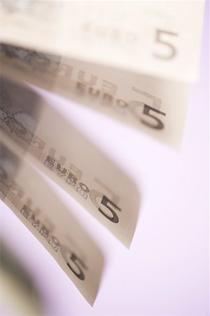 simsearch:640-02657375,k - Gros plan d'euros Photographie de stock - Premium Libres de Droits, Code: 640-01353354