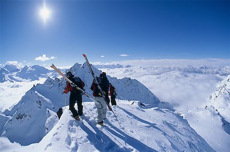 simsearch:640-01362181,k - Two people with skis on mountain in winter Foto de stock - Sin royalties Premium, Código: 640-01364100