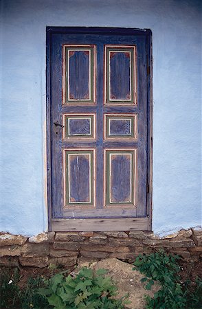 simsearch:700-04425017,k - Wooden door on front of a building Stock Photo - Premium Royalty-Free, Code: 640-01365671