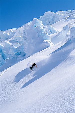 simsearch:640-01362181,k - Snowboarder on mountain snowboarding Foto de stock - Sin royalties Premium, Código: 640-01360766