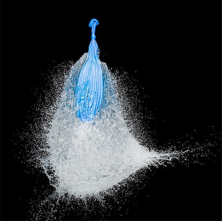 explosivo - Exploding balloon Foto de stock - Sin royalties Premium, Código: 640-01361054