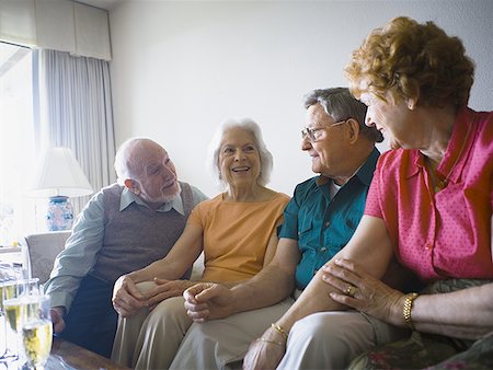 simsearch:640-02767067,k - Gros plan de deux couples âgés sourire ensemble Photographie de stock - Premium Libres de Droits, Code: 640-01361688