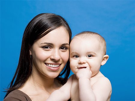 simsearch:640-01458949,k - Gros plan de femme et bébé souriant Photographie de stock - Premium Libres de Droits, Code: 640-01458948