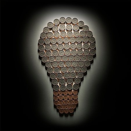 light bulb made out of dimes and pennies Foto de stock - Sin royalties Premium, Código: 640-02657943