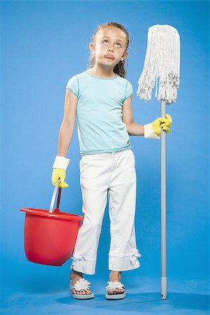 simsearch:640-02765240,k - Girl holding mop and bucket with rubber gloves Foto de stock - Sin royalties Premium, Código: 640-02765239