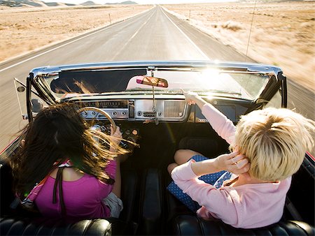 Women on a road trip Stock Photo - Premium Royalty-Free, Code: 640-02765540