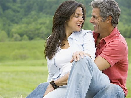 simsearch:640-01351515,k - Portrait of a man and a woman smiling Foto de stock - Sin royalties Premium, Código: 640-02767556