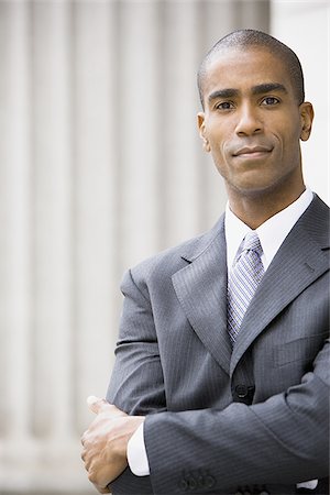 simsearch:640-02767814,k - Portrait d'un avocat mâle debout avec les bras pliés Photographie de stock - Premium Libres de Droits, Code: 640-02767827