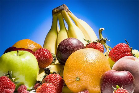 strawberries apple - Pile of fruit and berries Stock Photo - Premium Royalty-Free, Code: 640-02774274