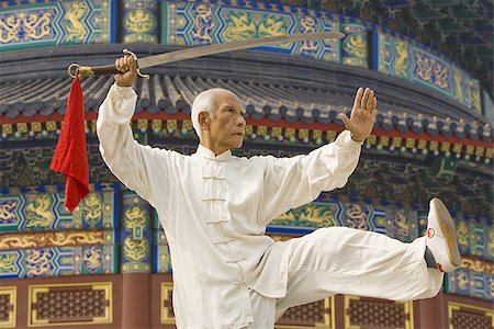 Homme d'épée à l'extérieur Photographie de stock - Premium Libres de Droits, Code: 640-02775164