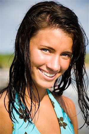 simsearch:640-02776656,k - Young woman at the beach. Foto de stock - Royalty Free Premium, Número: 640-02776661