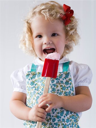 little girl with a spatula. Stock Photo - Premium Royalty-Free, Code: 640-02777364