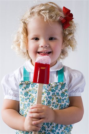 little girl with a spatula. Stock Photo - Premium Royalty-Free, Code: 640-02777363