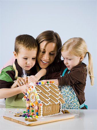 children baking Fotografie stock - Premium Royalty-Free, Codice: 640-02778516