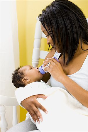 feeding bottle - mother and newborn baby Stock Photo - Premium Royalty-Free, Code: 640-02779176