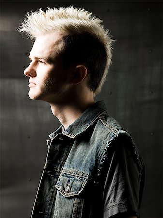 rücken - homme avec un mohawk Photographie de stock - Premium Libres de Droits, Code: 640-02779221