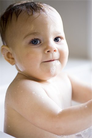 simsearch:640-03259648,k - Soapy baby Stock Photo - Premium Royalty-Free, Code: 640-02771487