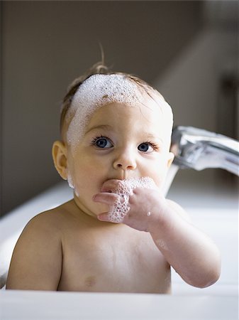 simsearch:640-03259648,k - Soapy baby Stock Photo - Premium Royalty-Free, Code: 640-02771490