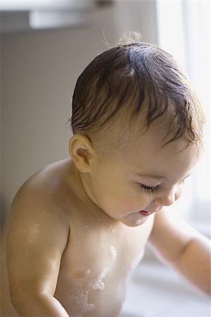 simsearch:640-03259648,k - Soapy baby Stock Photo - Premium Royalty-Free, Code: 640-02771491