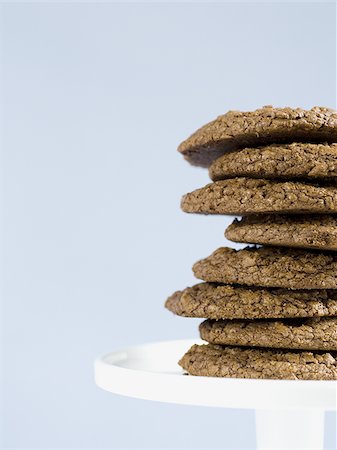 simsearch:640-02772614,k - Stack of chocolate cookies Stock Photo - Premium Royalty-Free, Code: 640-02772617