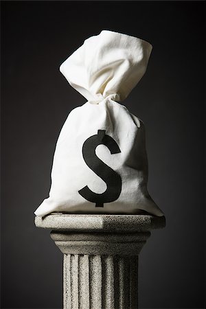 socle - money on a pedestal Foto de stock - Sin royalties Premium, Código: 640-02947724