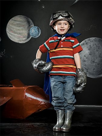 little boy playing dress up Foto de stock - Sin royalties Premium, Código: 640-02949139