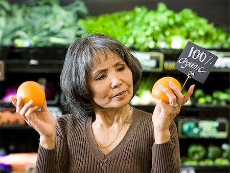 simsearch:640-06051924,k - senior woman at the supermarket Stock Photo - Premium Royalty-Free, Code: 640-02949165