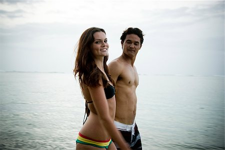 jeune couple sur la plage Photographie de stock - Premium Libres de Droits, Code: 640-02949915