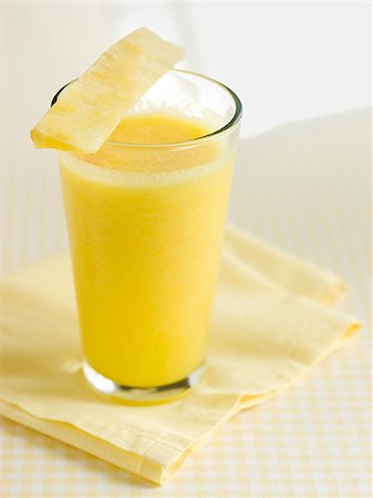 pineapple - fruit smoothie Stock Photo - Premium Royalty-Free, Code: 640-02949960