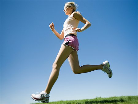 simsearch:640-02947561,k - woman jogging Stock Photo - Premium Royalty-Free, Code: 640-02950449