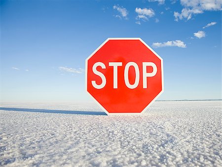 simsearch:640-02950546,k - stop sign in the middle of nowhere Stock Photo - Premium Royalty-Free, Code: 640-02950547