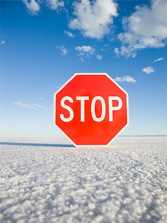 simsearch:640-02950548,k - stop sign in the middle of nowhere Stock Photo - Premium Royalty-Free, Code: 640-02950548