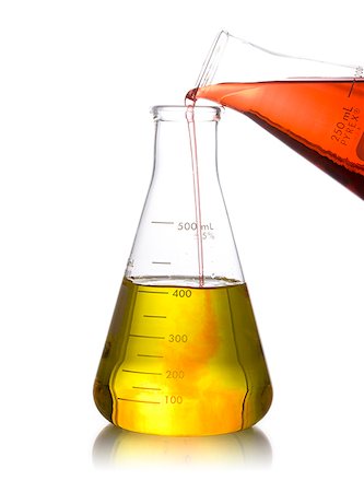 erlenmeyer flask full of liquid Foto de stock - Sin royalties Premium, Código: 640-02950621