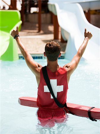 lifeguard at a waterpark Foto de stock - Sin royalties Premium, Código: 640-02951727