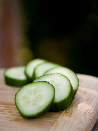 sliced cucumber Stock Photo - Premium Royalty-Free, Code: 640-02951913