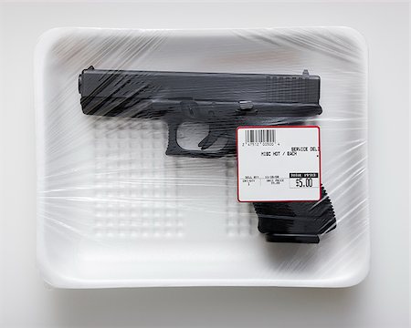 simsearch:640-02952327,k - glock handgun Fotografie stock - Premium Royalty-Free, Codice: 640-02952323