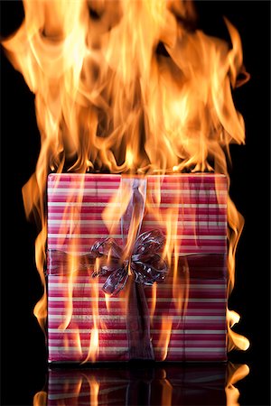 simsearch:640-02952327,k - present on fire Stock Photo - Premium Royalty-Free, Code: 640-02953476