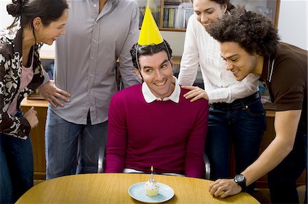 simsearch:632-06779298,k - Business people celebrating a birthday Stock Photo - Premium Royalty-Free, Code: 640-03256019