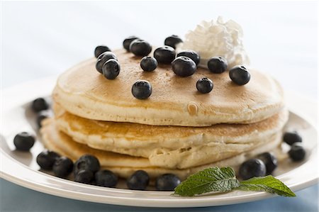 pancake breakfast - Dessert Stock Photo - Premium Royalty-Free, Code: 640-03257978