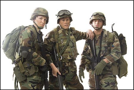 simsearch:640-03258222,k - Soldiers posing with weapons Foto de stock - Sin royalties Premium, Código: 640-03258206