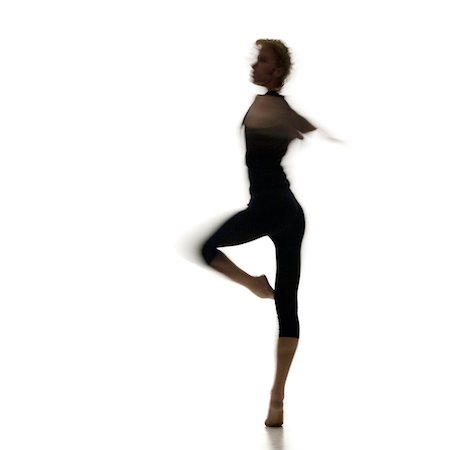 simsearch:640-03258350,k - Silhouette de danseuse de ballet Photographie de stock - Premium Libres de Droits, Code: 640-03258354