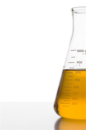 pictures beakers - Flask with chemicals in it Stock Photo - Premium Royalty-Free, Code: 640-03258404