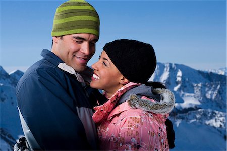 simsearch:640-03264284,k - A couple outside in the snow Foto de stock - Sin royalties Premium, Código: 640-03264217