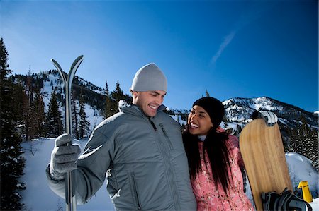 simsearch:640-03264284,k - A couple outside in the snow Stock Photo - Premium Royalty-Free, Code: 640-03264339