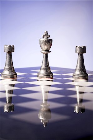Chess board and chess pieces Foto de stock - Sin royalties Premium, Código: 640-03260633