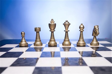 Chess board and chess pieces Foto de stock - Sin royalties Premium, Código: 640-03260644