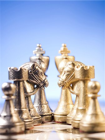 Chess board and chess pieces Foto de stock - Sin royalties Premium, Código: 640-03260640