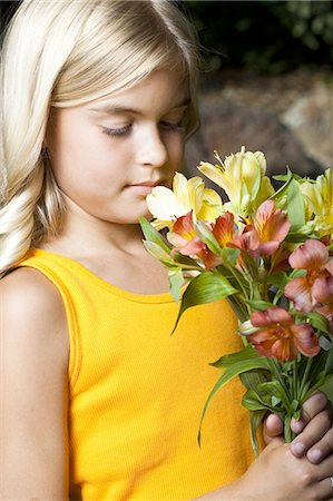 simsearch:640-03260960,k - Girl with flowers Stock Photo - Premium Royalty-Free, Code: 640-03261021