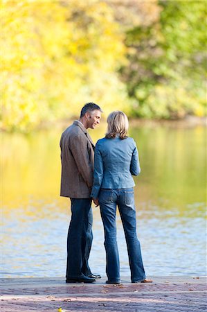 Man and woman embracing Foto de stock - Sin royalties Premium, Código: 640-03261221