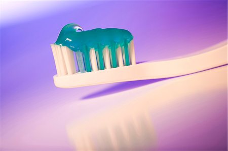 simsearch:640-02770224,k - Toothbrush with toothpaste Stock Photo - Premium Royalty-Free, Code: 640-03261286